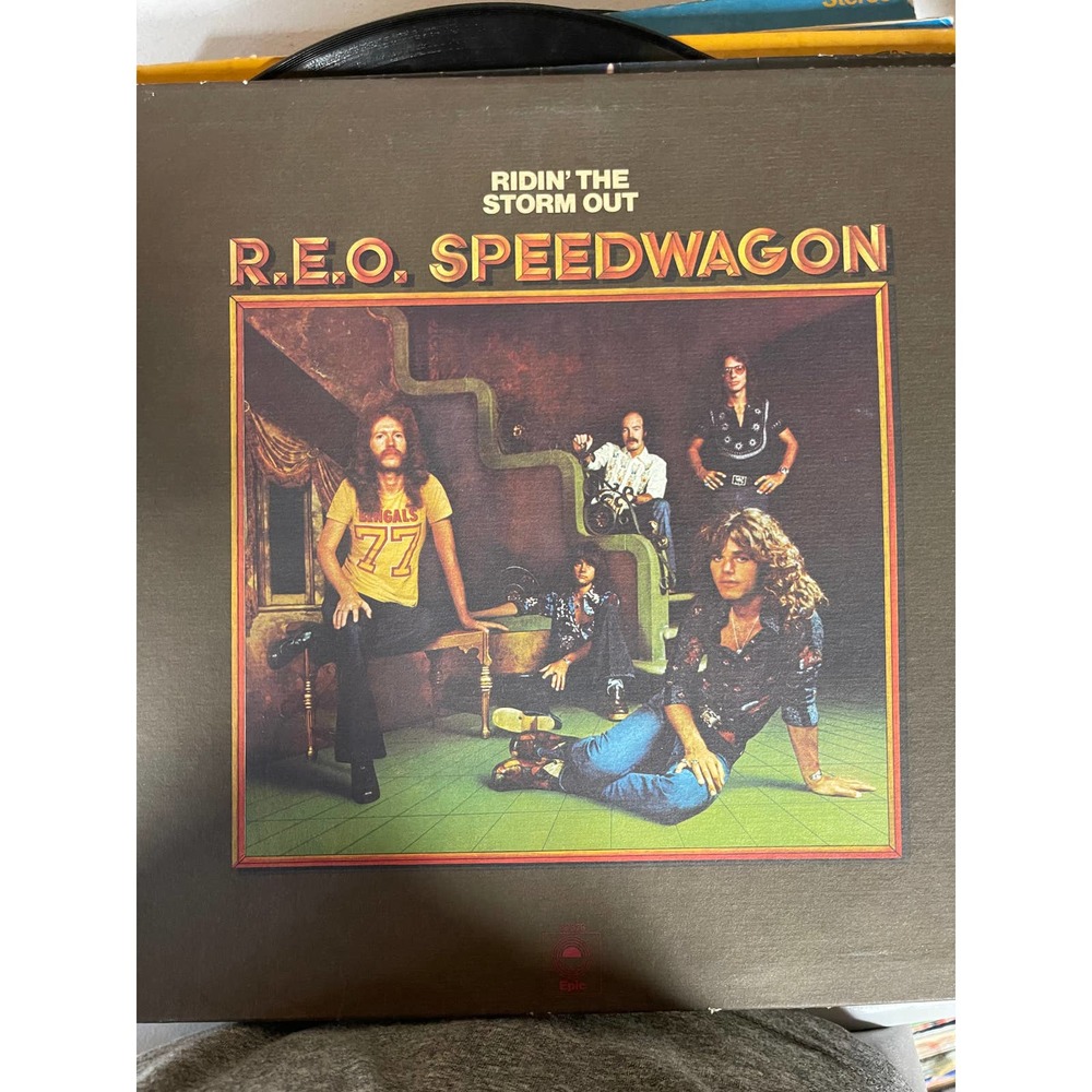 REO speedwagan Riding out the storm vintage LP